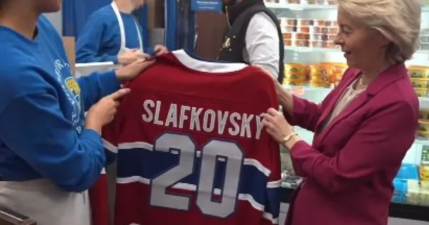 Slafkovský odovzdal von der Leyenovej netradičný dar