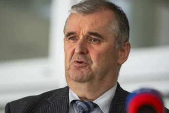 Slovenskí lekári zarábajú viac ako českí, nemocnice varujú pred neudržateľným systémom