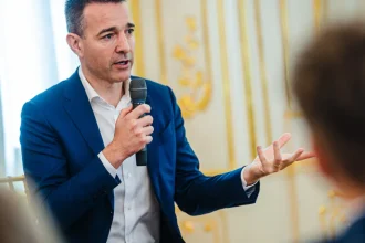 Slovensko stráca mladé talenty. Vláda chce zmeniť, aby ostali doma. Čo sa chystá?