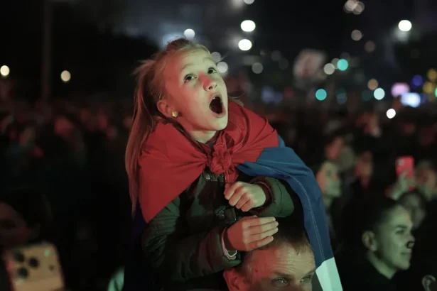 Srbská televízia sa po páde Vučića kajá za roky zavádzania