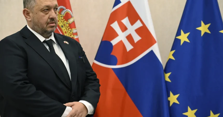 Srbská volebná kauza so slovenskou stopou. Prokuratúra preveruje veľvyslanca