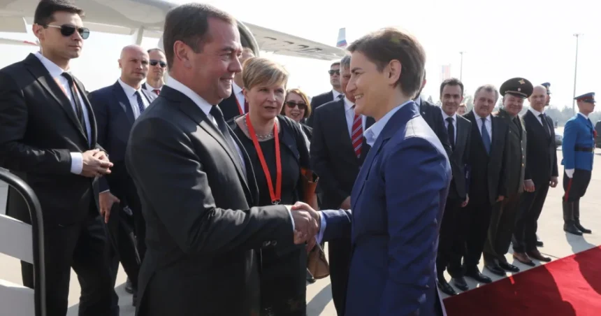 Srbsko mení kurz: Nová vláda podľa Brnabičovej najprv udrie na Rusko