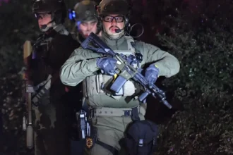 Streľba v obchode s halloweenskymi kostýmami v USA: jeden mŕtvy a šesť zranených
