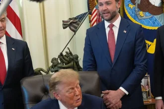 Trump nepodporil Vancea ako nástupcu, ten v Bielom dome očervenal