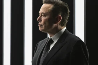 Umelá inteligencia oživila Homérovu Odyseu, Musk predstavil prvú epizódu